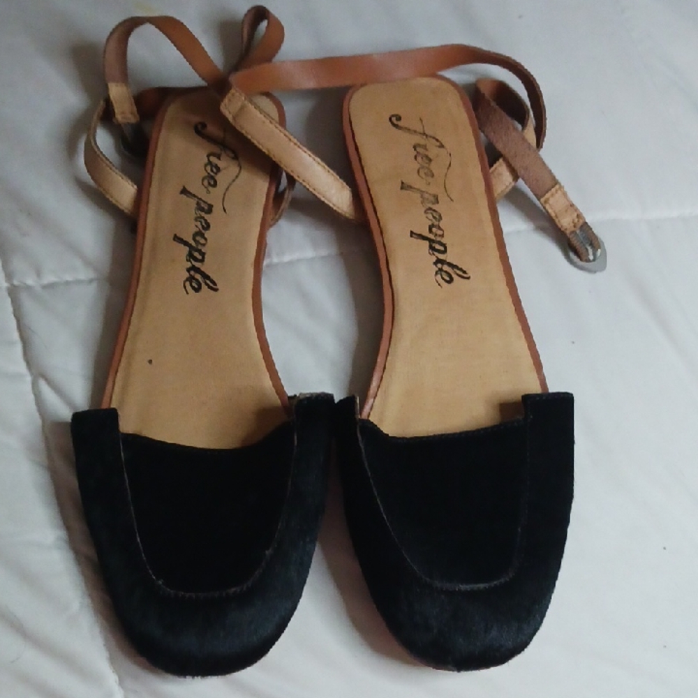 Free People Black and Tan Sandals Sleek Minimalist Design